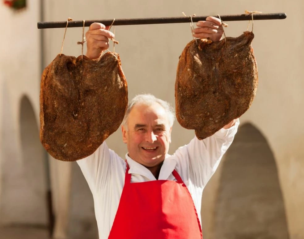 Speck, Vakuumiert, 300g,/1,2kg/2,5kg/5kg - Metzgerei Mair 4 Speck, Vakuumiert, 300g,/1,2kg/2,5kg/5kg - Metzgerei Mair - Image 2